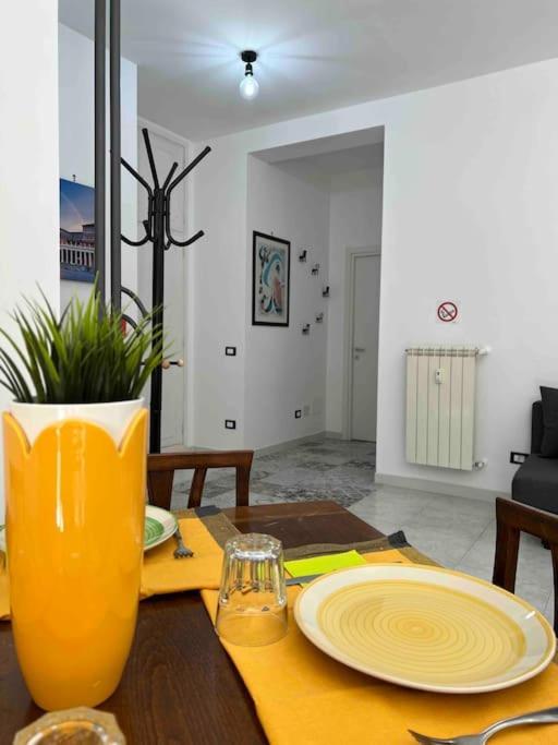 3 Fermate Dal Colosseo - Casa Vacanze Elena - 50 M Da Metro Garbatella Rome Extérieur photo