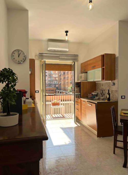 3 Fermate Dal Colosseo - Casa Vacanze Elena - 50 M Da Metro Garbatella Rome Extérieur photo