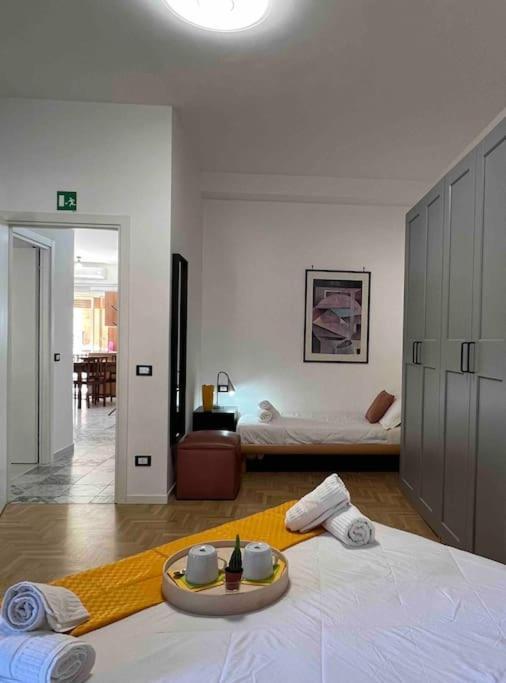 3 Fermate Dal Colosseo - Casa Vacanze Elena - 50 M Da Metro Garbatella Rome Extérieur photo