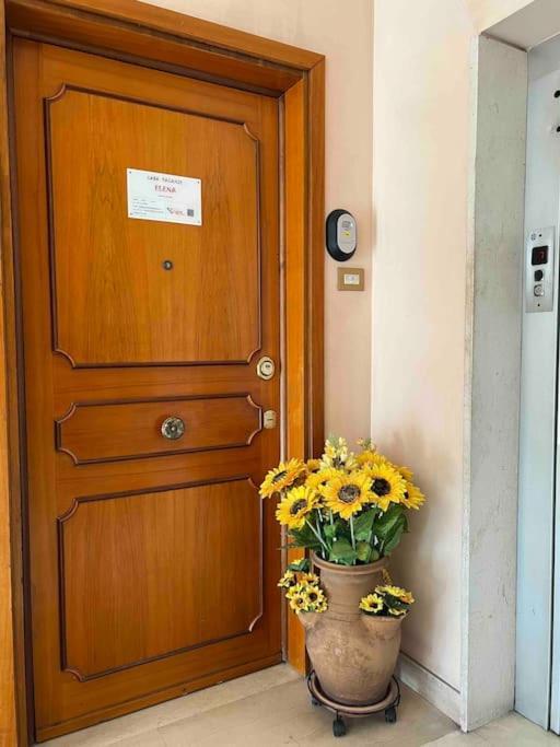 3 Fermate Dal Colosseo - Casa Vacanze Elena - 50 M Da Metro Garbatella Rome Extérieur photo