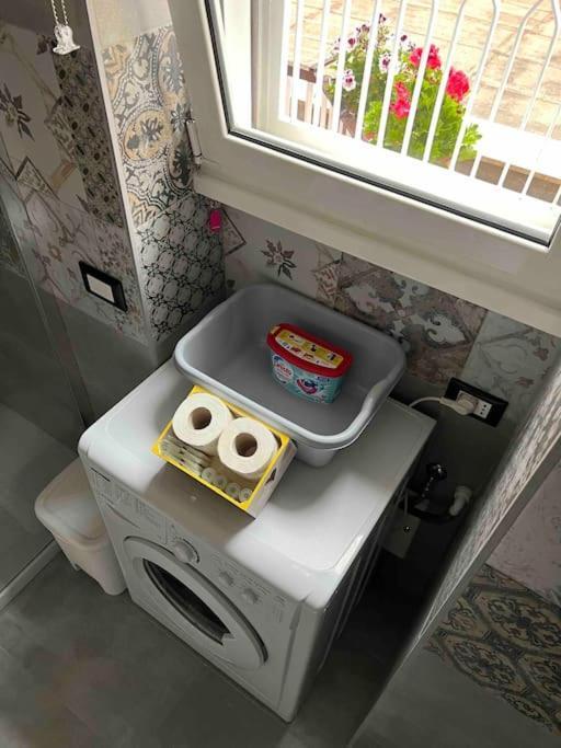 3 Fermate Dal Colosseo - Casa Vacanze Elena - 50 M Da Metro Garbatella Rome Extérieur photo