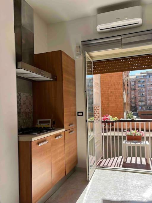 3 Fermate Dal Colosseo - Casa Vacanze Elena - 50 M Da Metro Garbatella Rome Extérieur photo