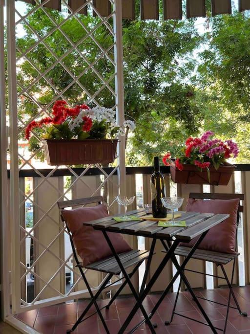 3 Fermate Dal Colosseo - Casa Vacanze Elena - 50 M Da Metro Garbatella Rome Extérieur photo