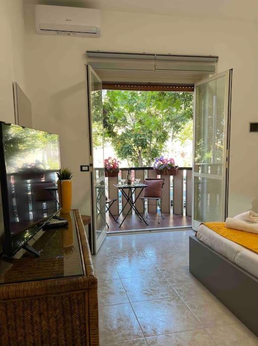3 Fermate Dal Colosseo - Casa Vacanze Elena - 50 M Da Metro Garbatella Rome Extérieur photo