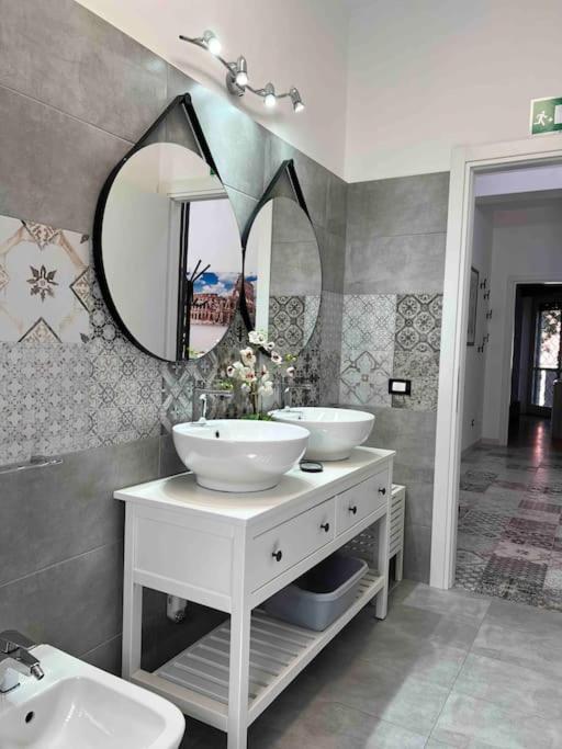 3 Fermate Dal Colosseo - Casa Vacanze Elena - 50 M Da Metro Garbatella Rome Extérieur photo